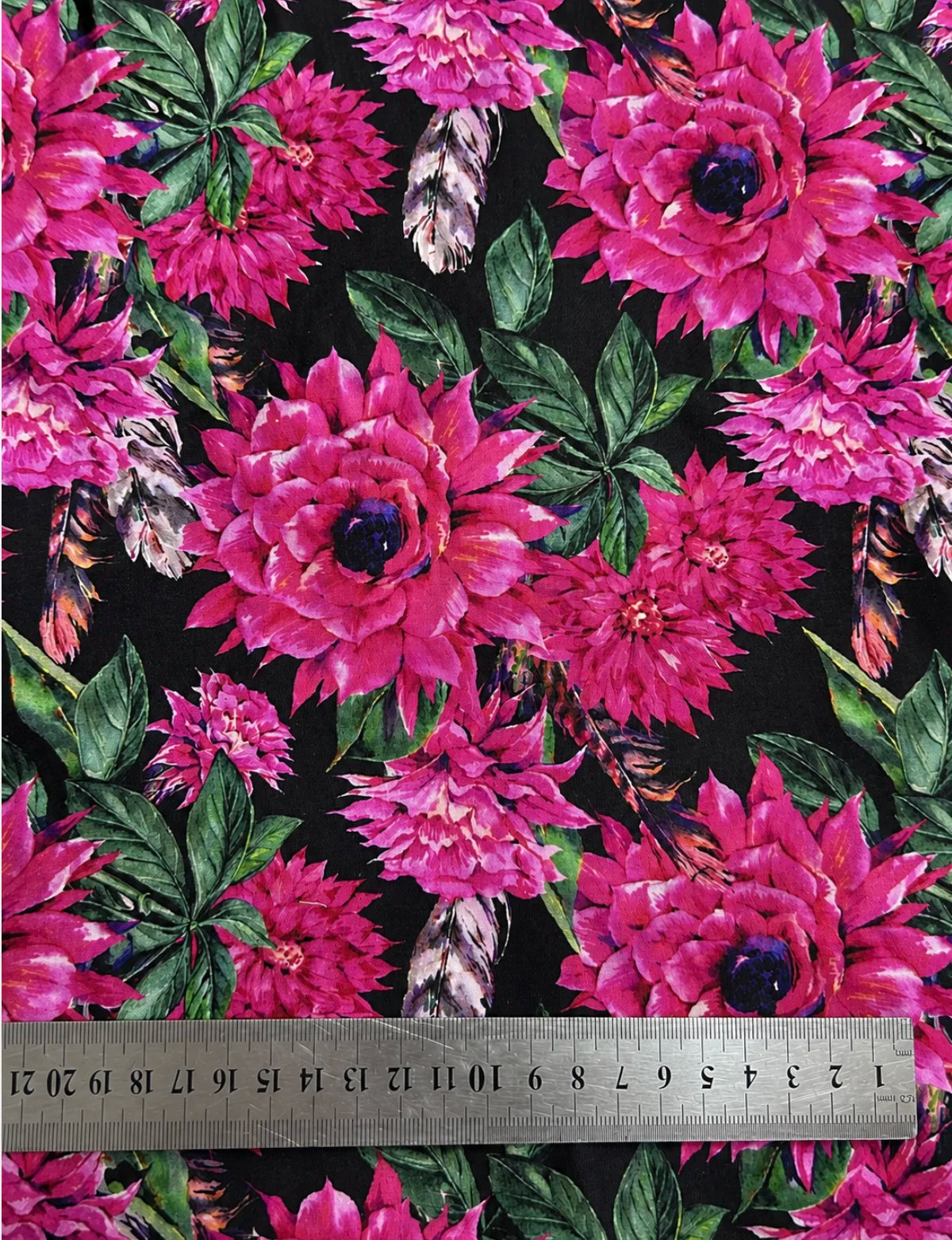 Algodon Estampado negro fucsia  TFC37