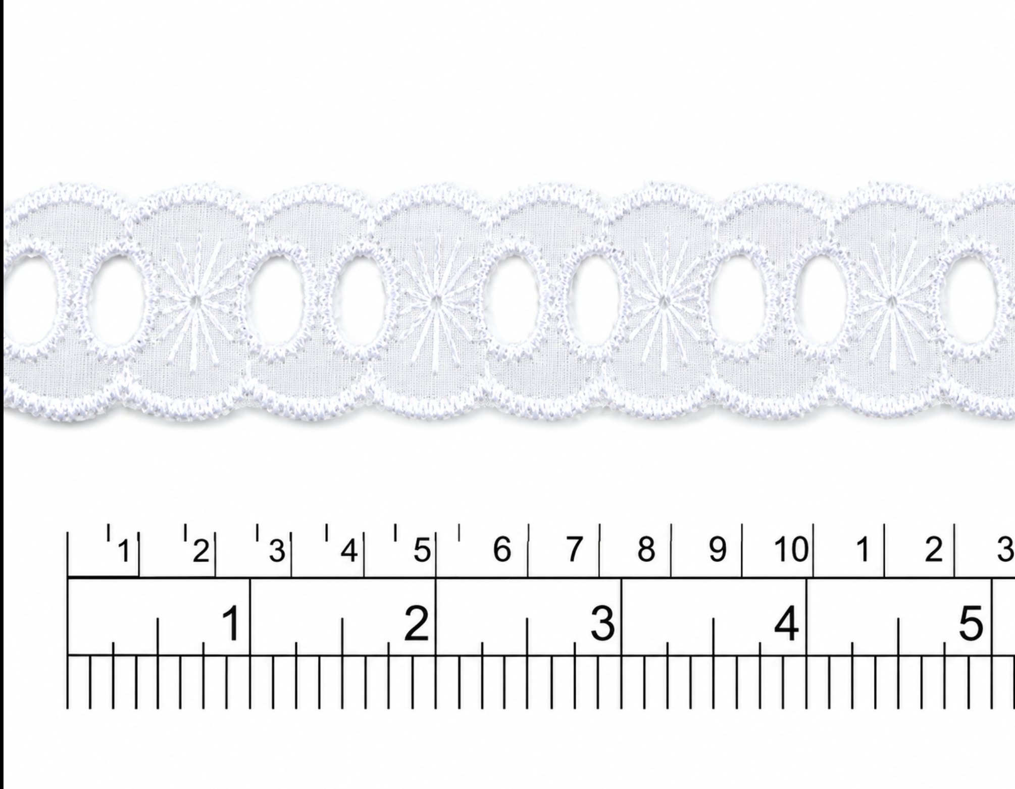Pasacinta de broderie blanco  2,5  cm paquete de 150 yardas BP1