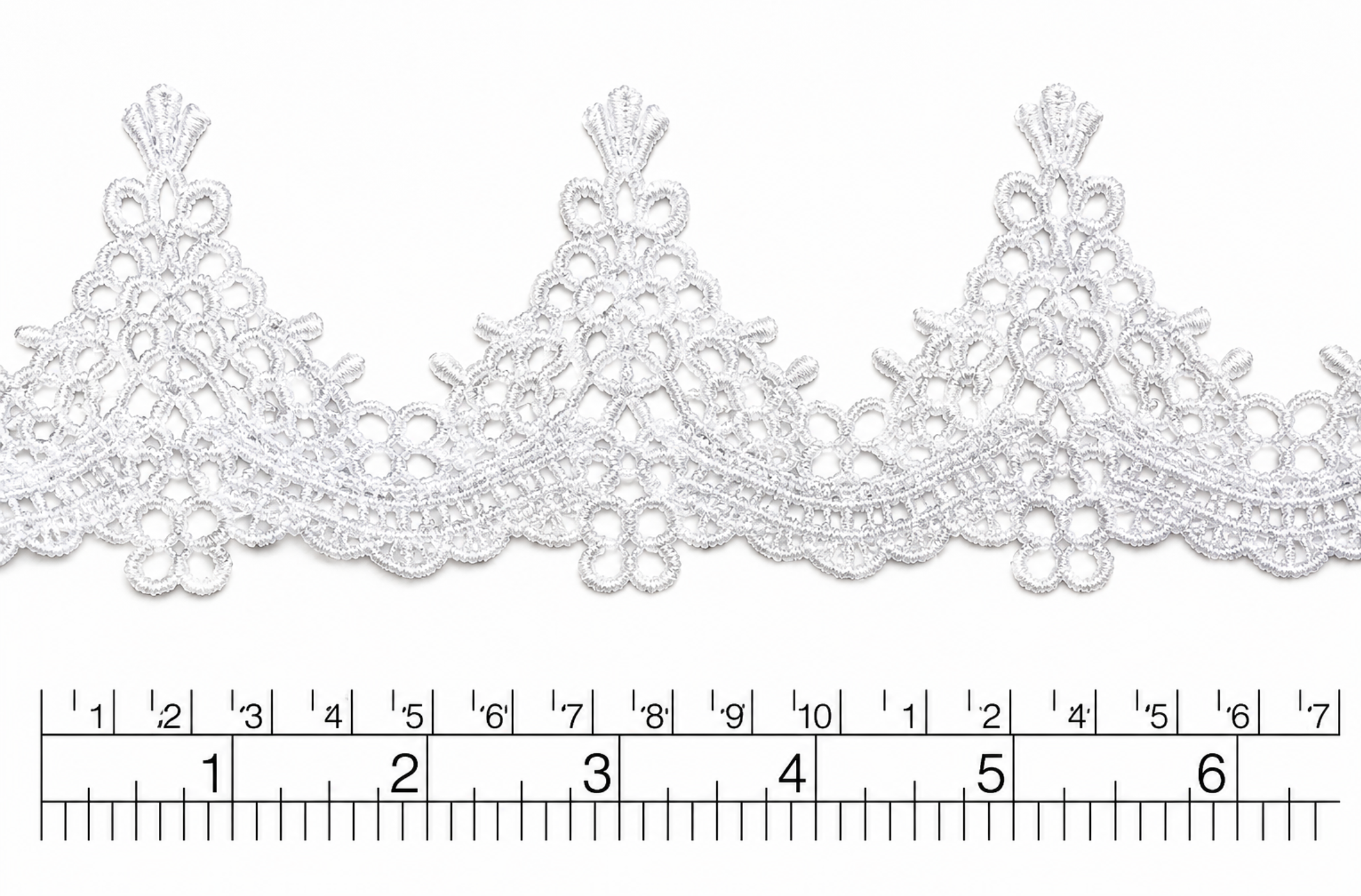 Macramé Corona Real blanco(pieza 10 Yardas) MSB41