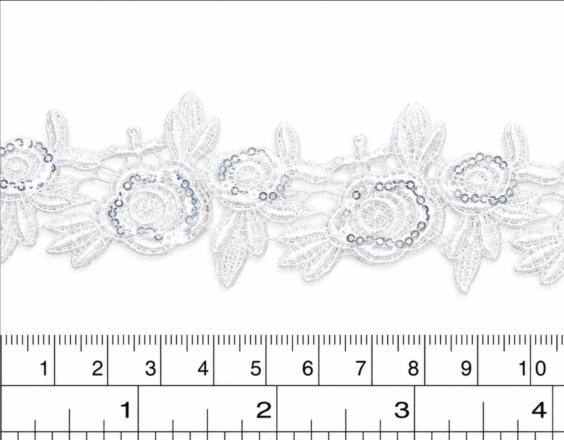 Macrame rosas con lentejuela  Blanco  (4cm X pieza 15 Yardas) MCB27