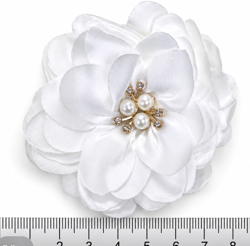 Flor de tela poliester blanca petalos y brillo  (X UNIDAD) FT10