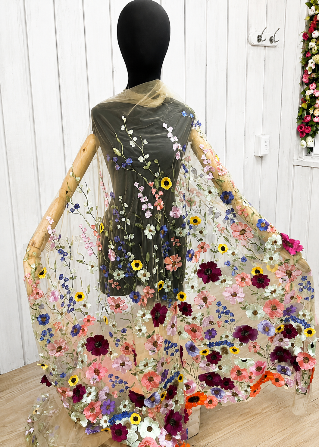 TULL BORDADO FLORAL 1.20M de ancho Color piel TFC32