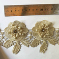 Macrame flor con hojas y pedreria beige (X METRO)