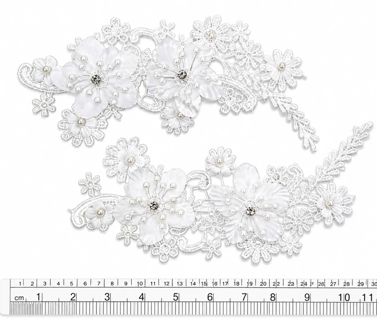 Par Macrame Flores espejo pedreria  blanco (X PAR) MCB34