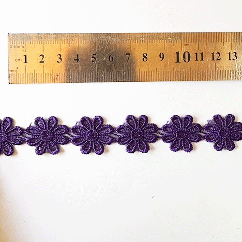 Flor macrame simple morada (X METRO)