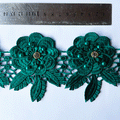 Macrame flor con hojas y pedreria  verde (X METRO)